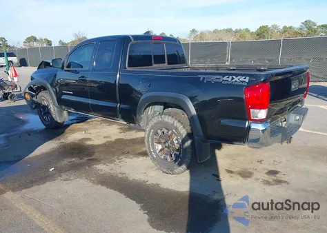 2017 Toyota Tacoma Trd Off Road z USA, uszkodzony, nr VIN 5TFSZ5AN2HX102862